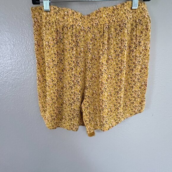 Retrology Yellow Floral Shorts Size Medium - Picture 3 of 5